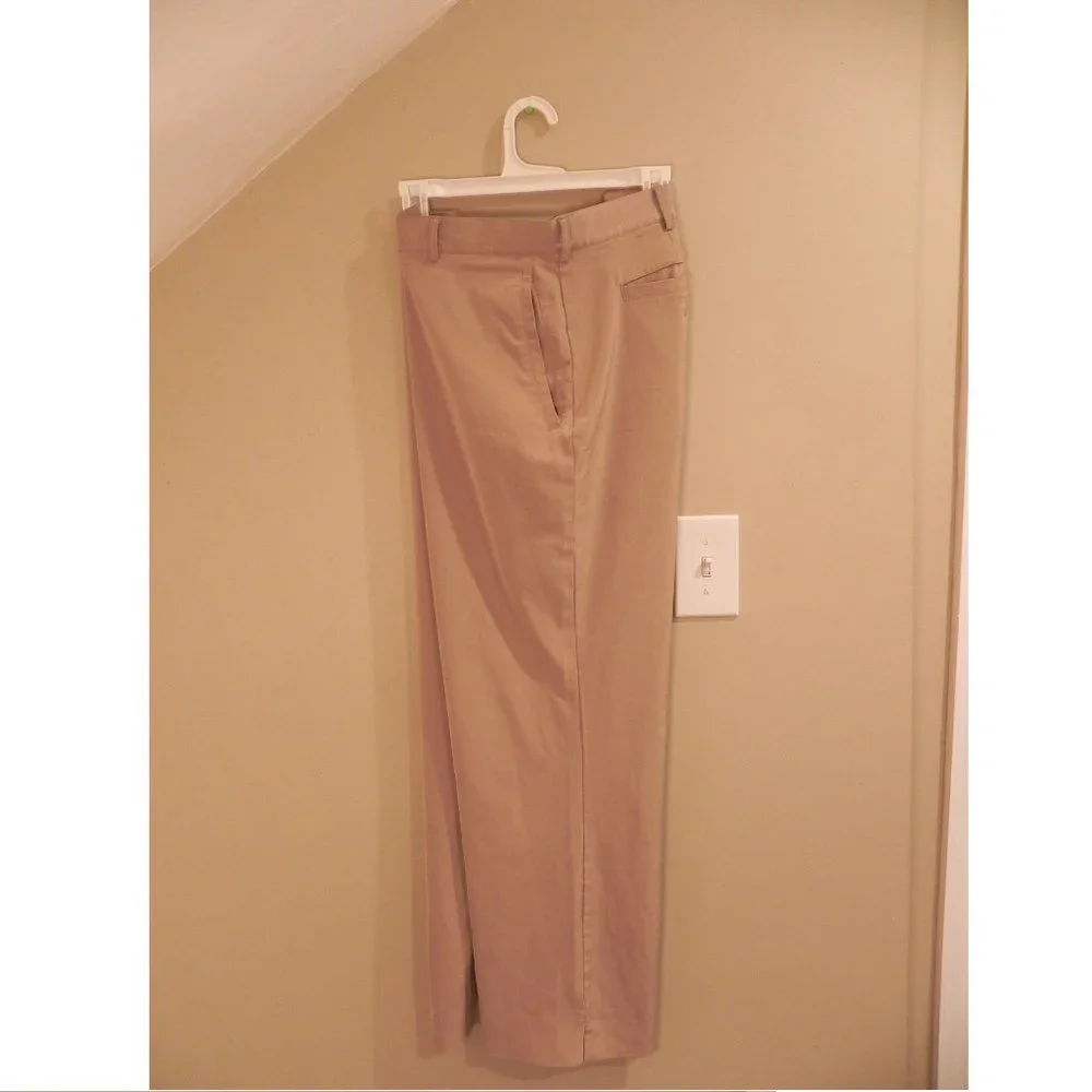 NIKE Golf Fit Dry STRETCH BEIGE Performance Pants Flat Front 38 Waist - Picture 2 of 6
